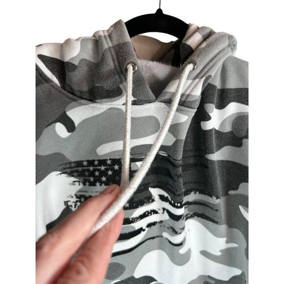 Authentic Wear Distressed American Flag Camouflage Hoodie. Grey. Size XL - Picture 5 of 10